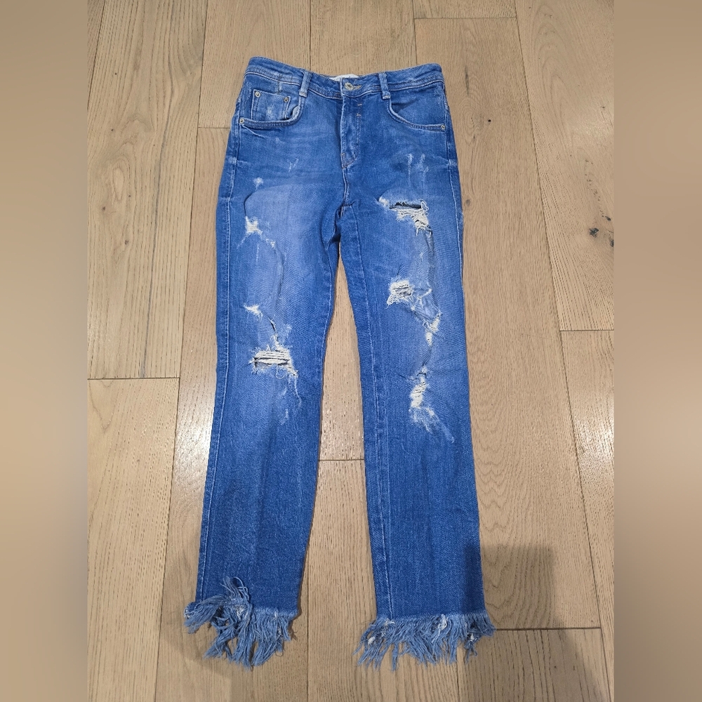 GUC Zara Frayed Hem Distressed Blue Jeans